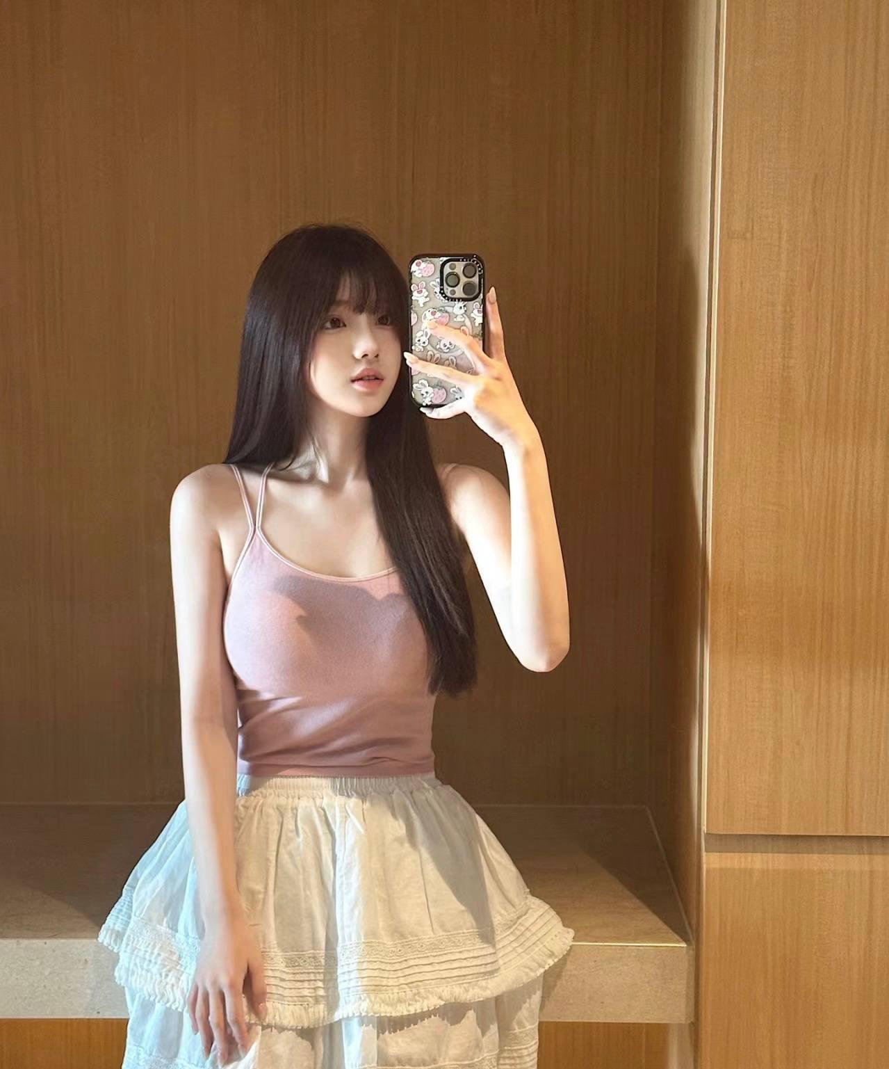 人民公园，爱情、孤独与百态人生的微缩画卷